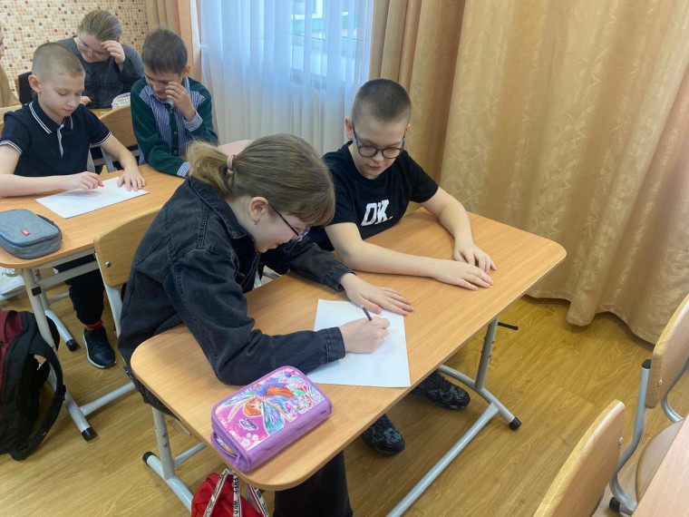 ученики 5 класса СОШ п.Лыхма.